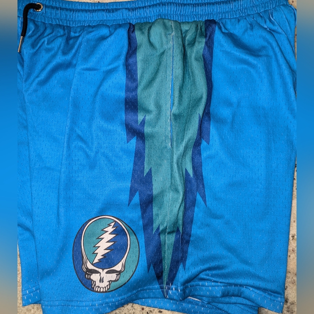 Grateful Dead x Section 119 XL Mesh Shorts Steal Your Face NWOT Lighting Bolt ⚡